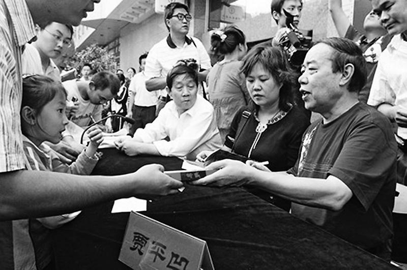 【太阳成tyc7111cc官网】陈慧琳主动出击打破决裂传闻 盛赞弟弟新片演技过关(图1) 太阳成tyc7111cc官网