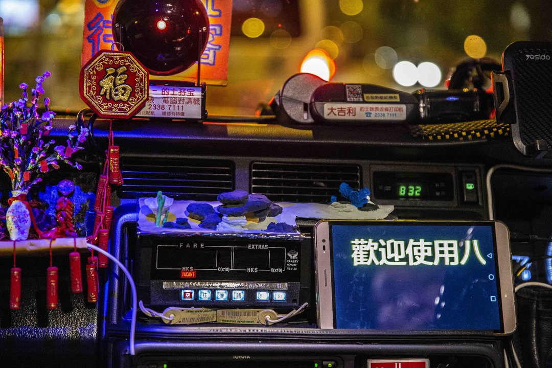 ‘tyc7111cc太阳成集团’朱亚文《中国机长》今日上映 化身民航工作人员见证奇迹(图2) tyc7111cc太阳成集团