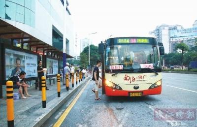 曝钟汉良已有孩子 被问何时生二胎:要深思熟虑_太阳成tyc7111cc(图2) 太阳成tyc7111cc官网