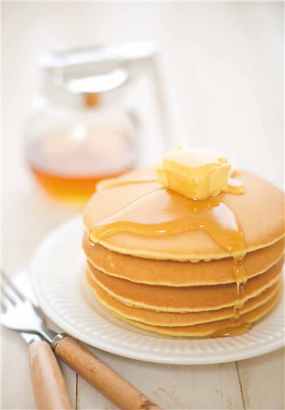 玉女碰上魔女!周慧敏与林忆莲站一起画风迥异_tyc7111cc太阳成集团(图2) 太阳成tyc7111cc