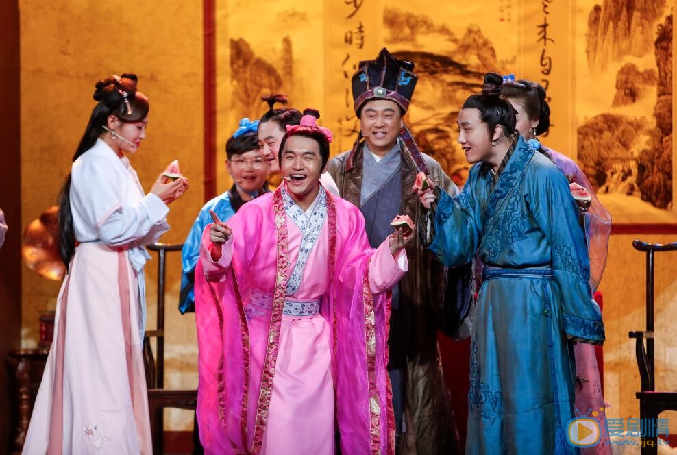 ‘太阳成tyc7111cc官网’视频:孙燕姿儿子首曝光证母女平安 网友取名纳小子(图1) 太阳成tyc7111cc官网