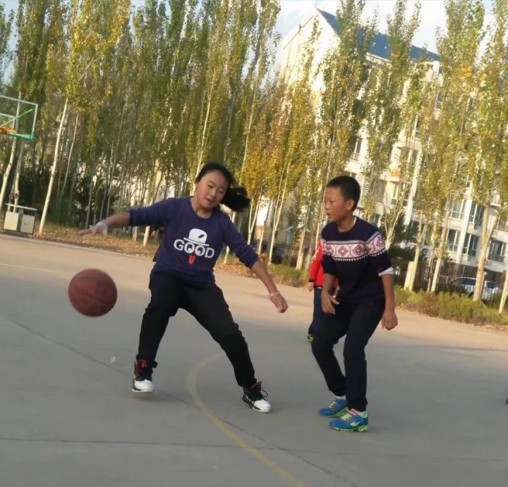 钟山县“雨露计划”确保受益贫困学子不落一人|太阳成tyc7111cc(图1) 太阳成tyc7111cc