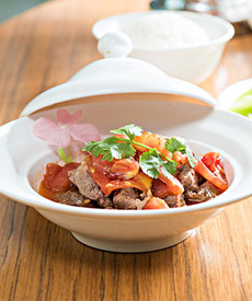 内地首次出现两部进口片同日票房破亿盛况!《毒液》票房力压《神奇动物2》:太阳成tyc7111cc(图1) tyc7111cc太阳成集团