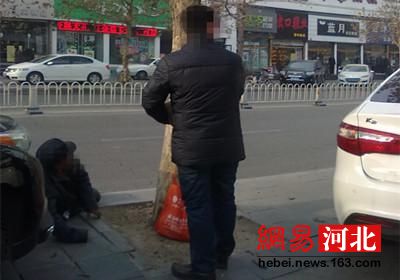 太阳成tyc7111cc官网|视频:刘若英“遮腹”出席活动疑怀孕 陈怡蓉露背长裙露事业线(图1) 太阳成tyc7111cc