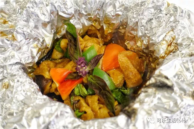 太阳成tyc7111cc官网|视频:刘若英“遮腹”出席活动疑怀孕 陈怡蓉露背长裙露事业线(图3) tyc7111cc太阳成集团