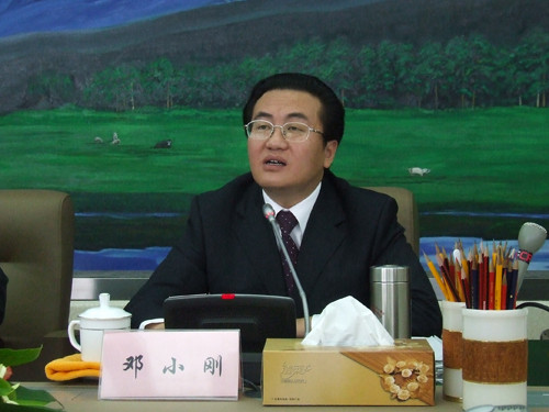 tyc7111cc太阳成集团-林志玲邱士楷选房曝光 疑似好事将近经纪人默认关系(图1) tyc7111cc太阳成集团