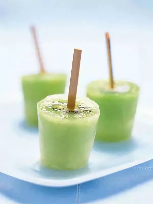 阿雅饭后掀衣晒大肚照 自嘲体验当孕妇(图)_太阳成tyc7111cc官网(图2) tyc7111cc太阳成集团