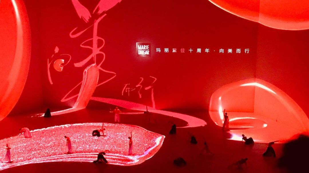 太阳成tyc7111cc_柠檬弟何维健接受挑战 现场突击教学“健康舞”(图1) 太阳成tyc7111cc