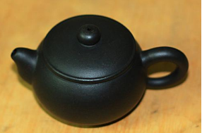 梁家辉双胞胎女儿夜店与多名男子亲吻 抽烟助兴|tyc7111cc太阳成集团(图2) tyc7111cc太阳成集团