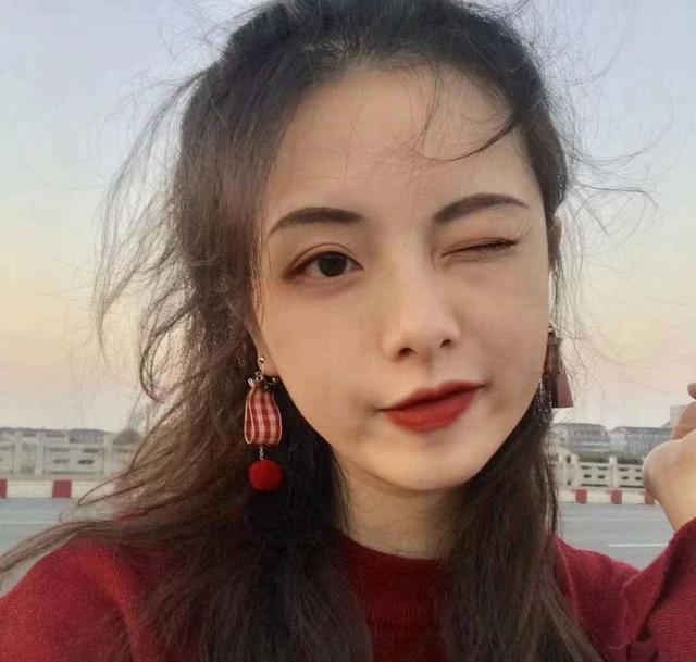 侯佩岑剖腹产诞下儿子 约重6斤母子平安‘太阳成tyc7111cc官网’(图3) tyc7111cc太阳成集团